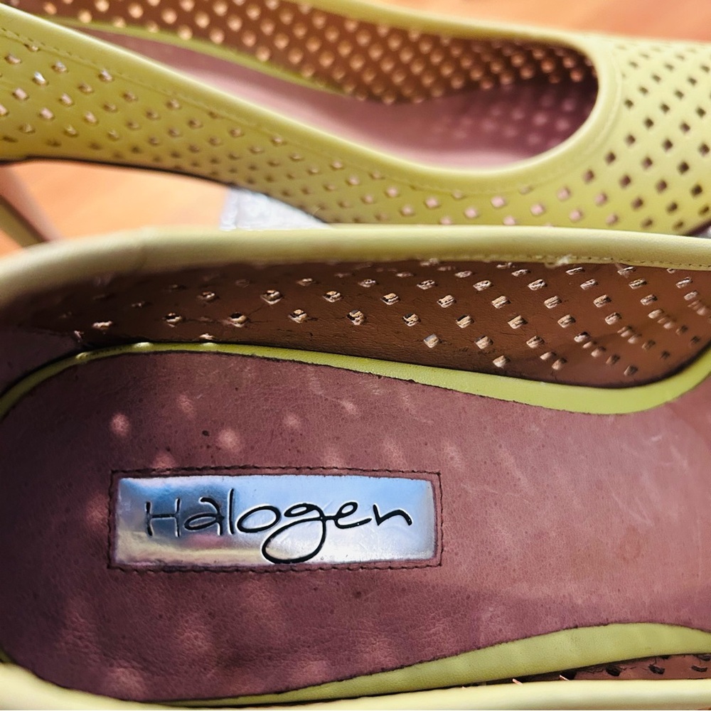 *SALE* ‘Mandie' Perforated Pointy Toe Pump (Women)
Halogen - Picture 7 of 9